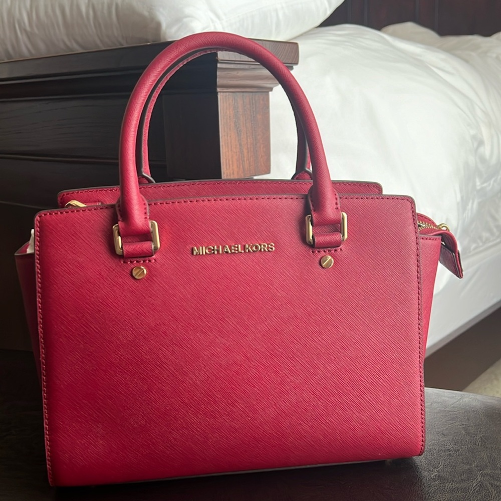 Michael Kors Classic Handbag in Red/Maroon (Like new)